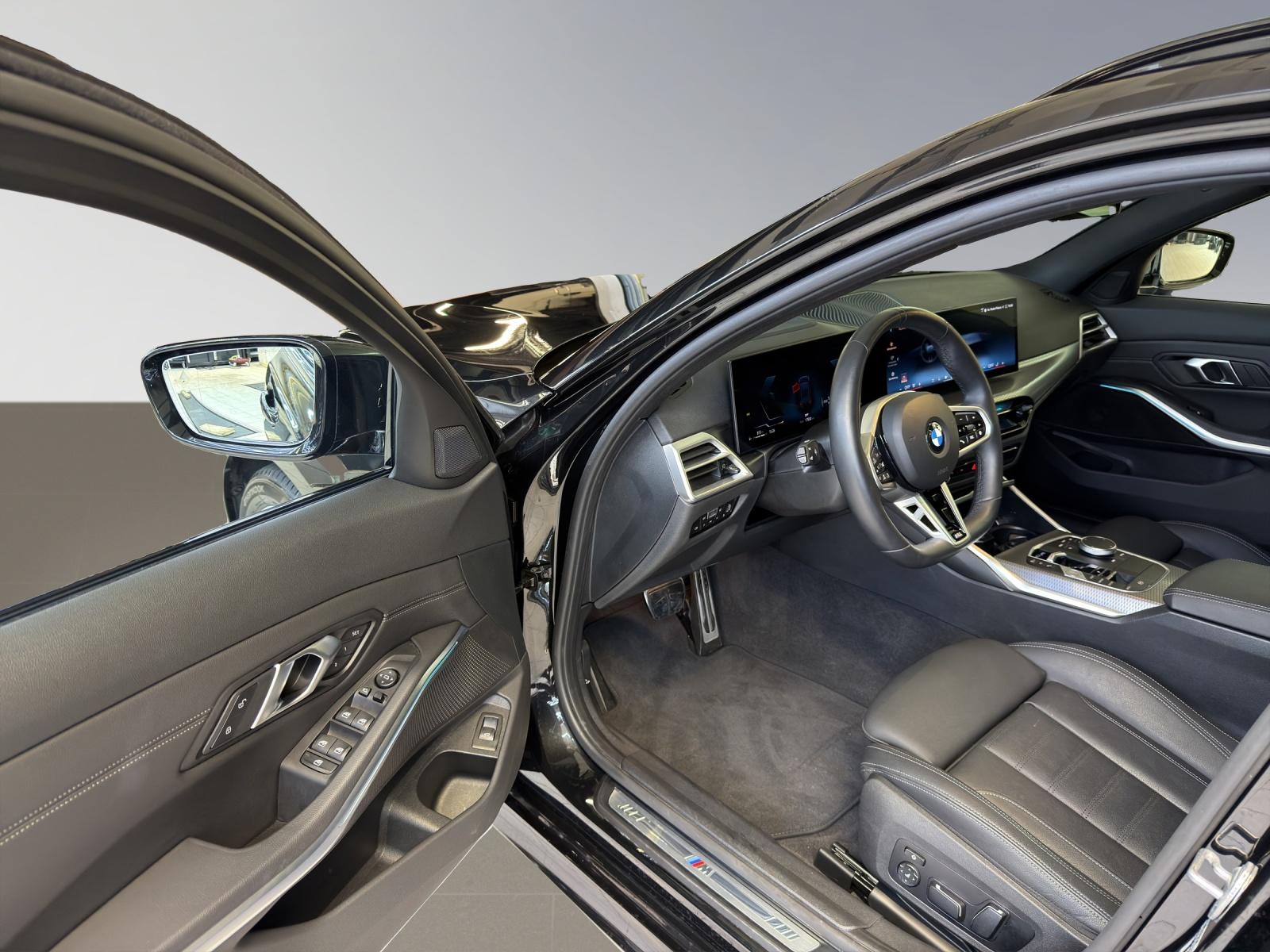 BMW 320d xDrive Touring M-SportPaket-image-13