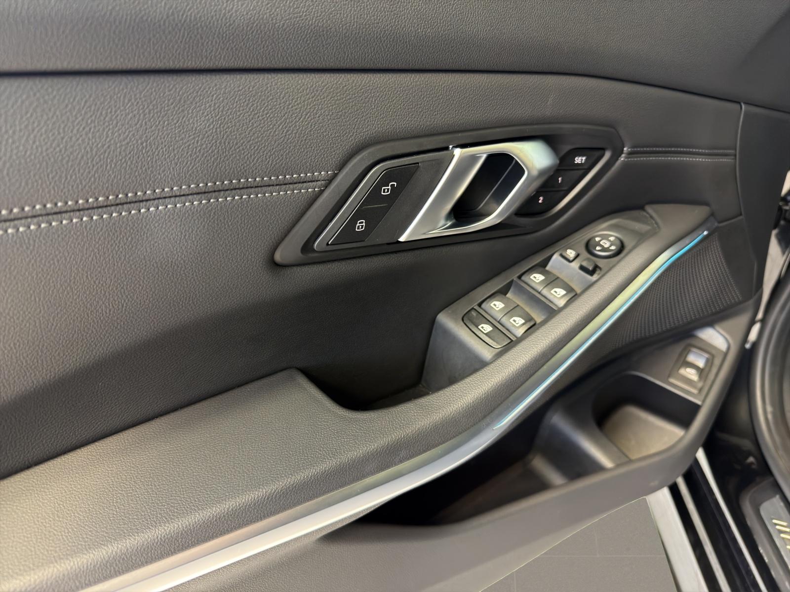 BMW 320d xDrive Touring M-SportPaket-image-15