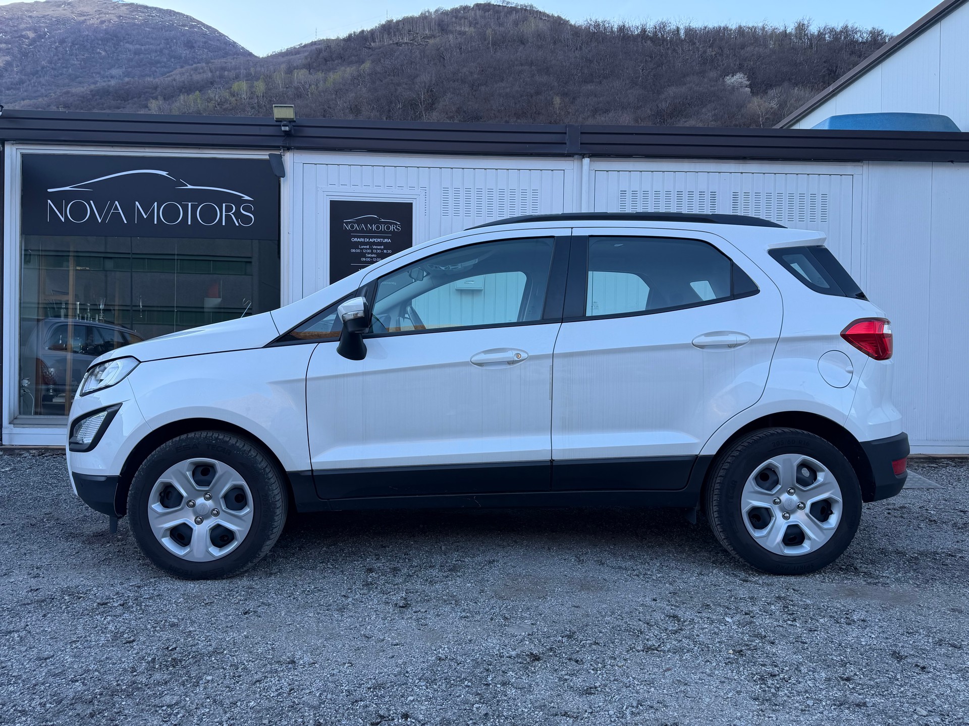 FORD EcoSport 1.0 SCTi Business Automat-image-1