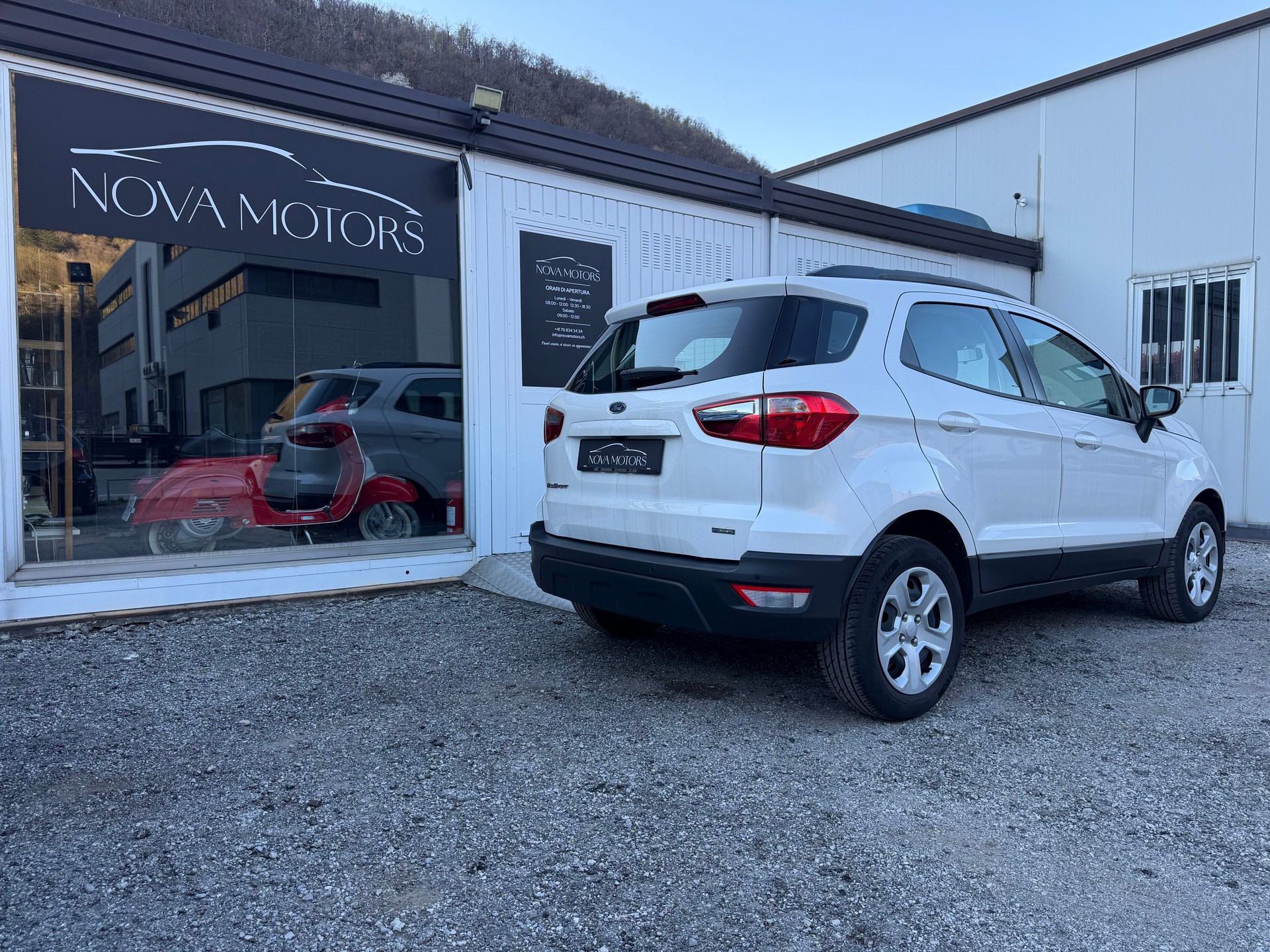 FORD EcoSport 1.0 SCTi Business Automat-image-4