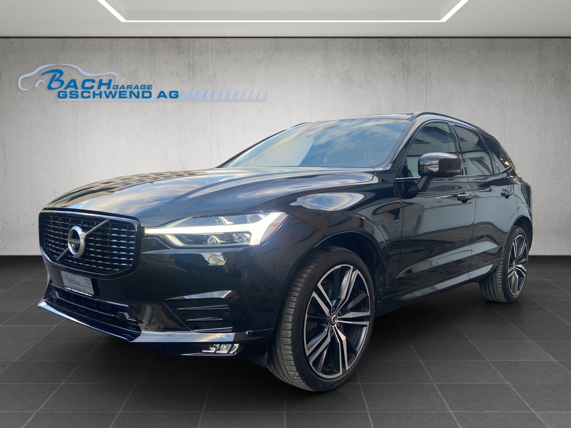 VOLVO XC60 B5 Benzin Mild Hybrid AWD R-Design Geartronic-image-0