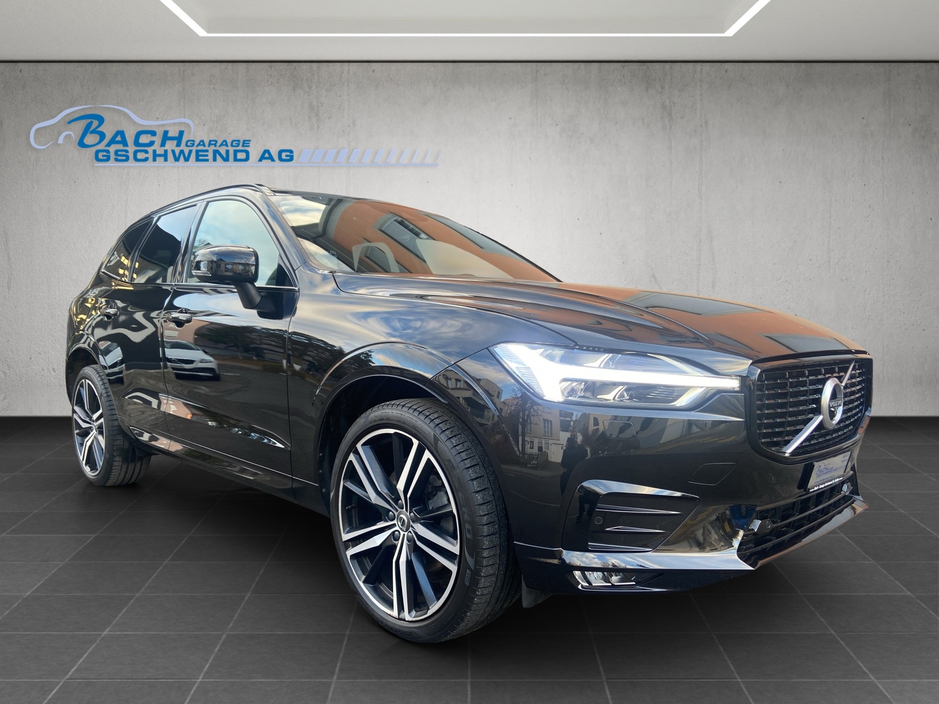 VOLVO XC60 B5 Benzin Mild Hybrid AWD R-Design Geartronic-image-1