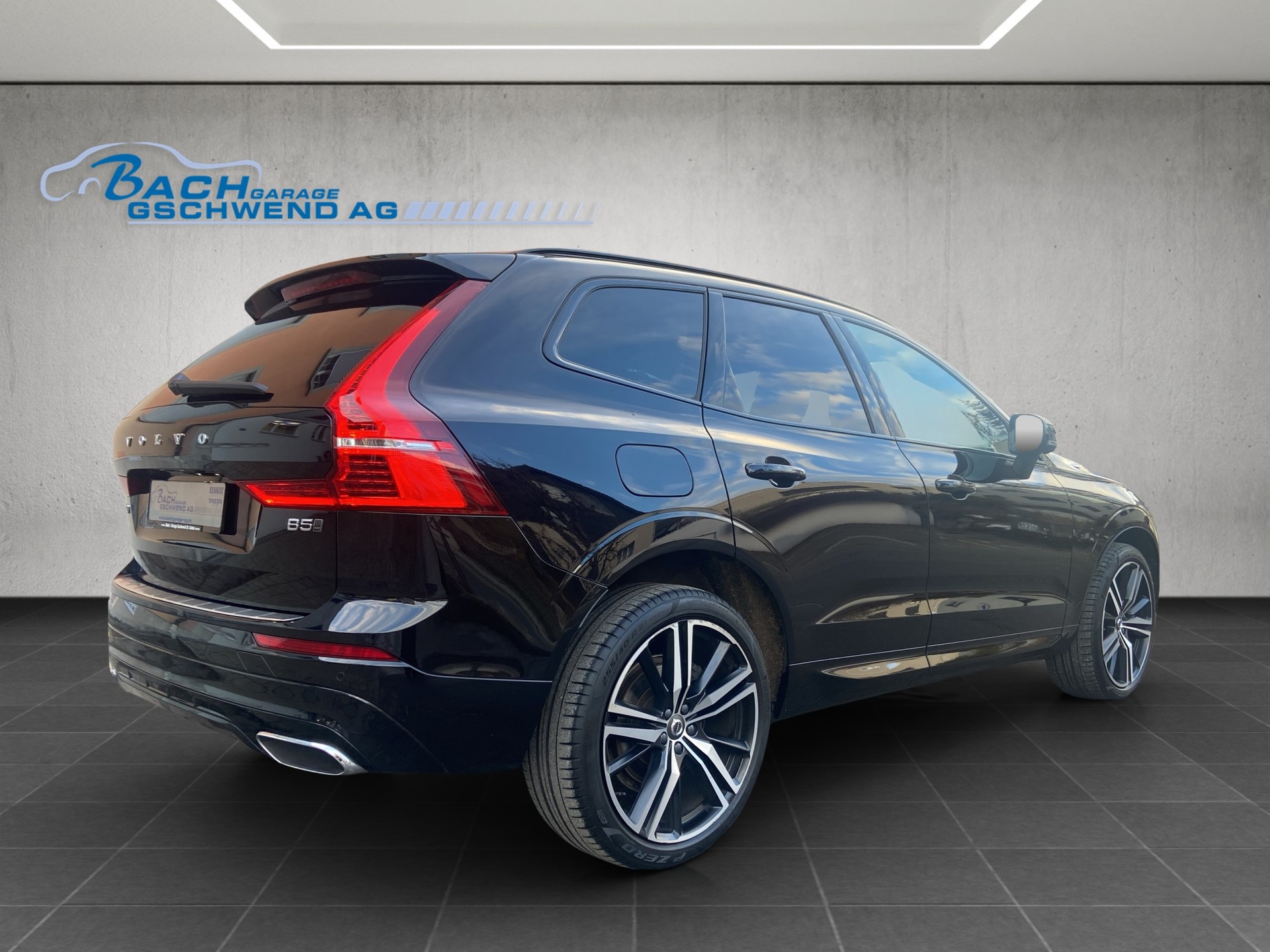 VOLVO XC60 B5 Benzin Mild Hybrid AWD R-Design Geartronic-image-3