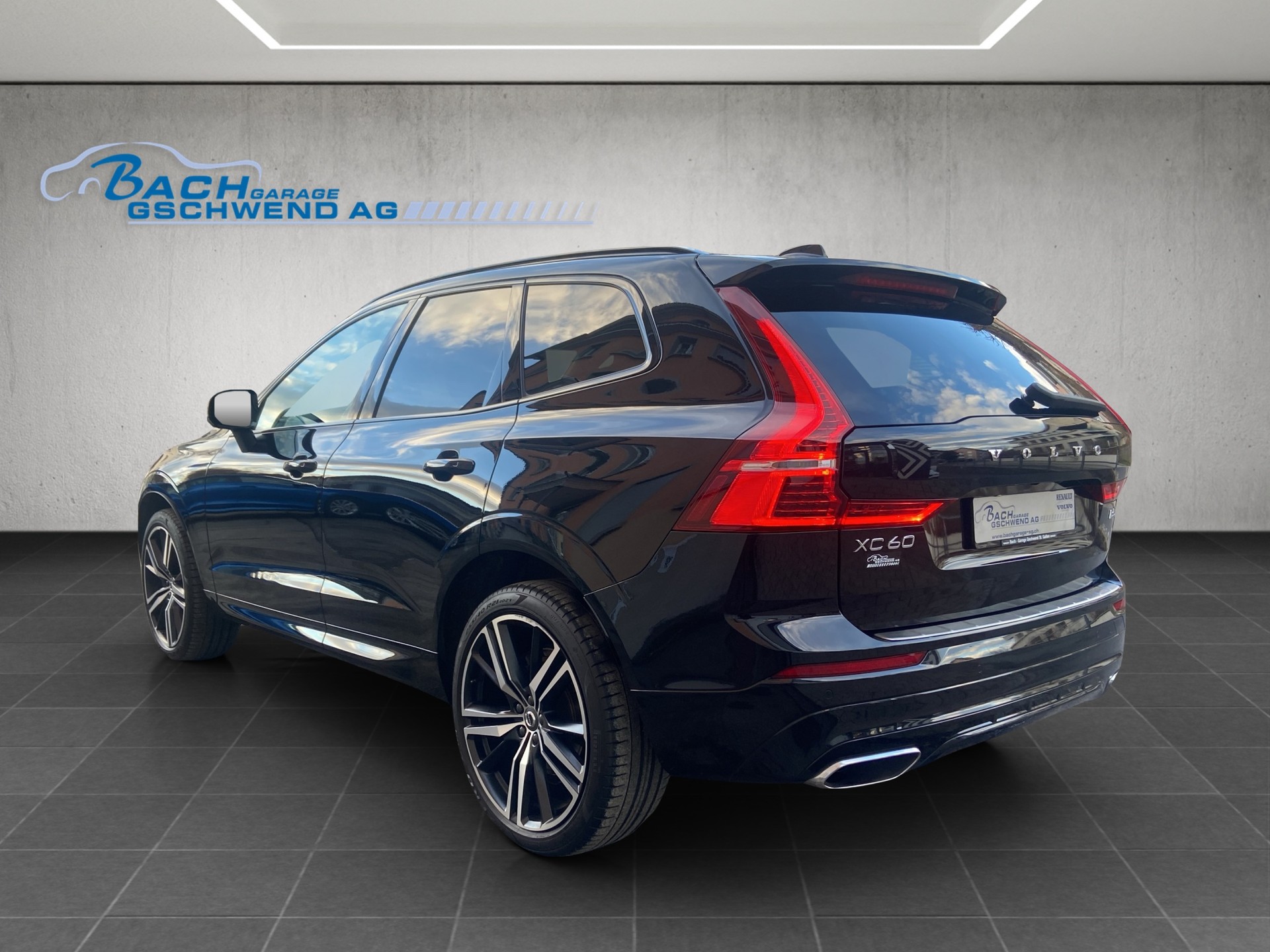 VOLVO XC60 B5 Benzin Mild Hybrid AWD R-Design Geartronic-image-4