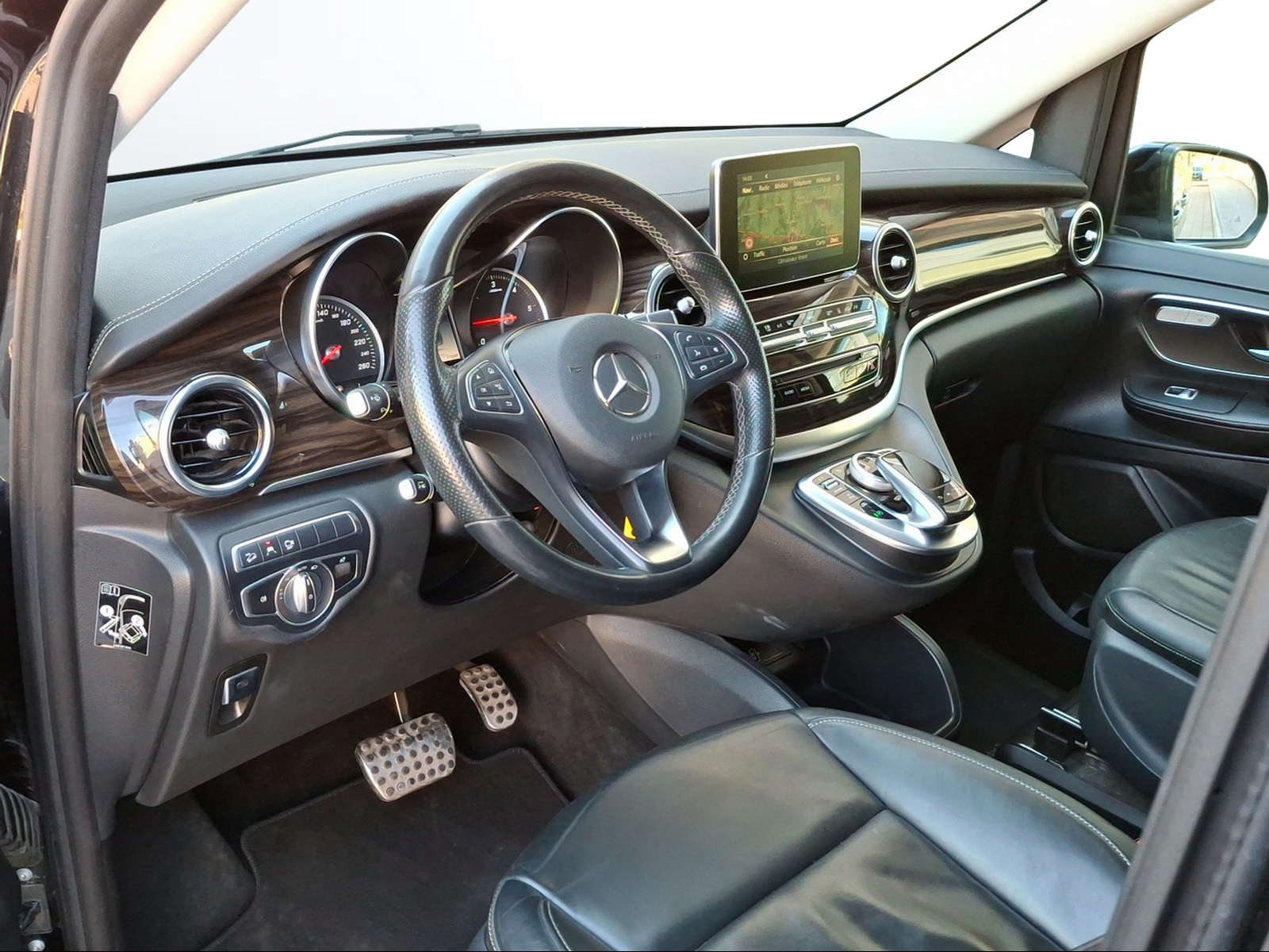 MERCEDES-BENZ V 250 d Avantgarde extralang 4M 7G-Tronic-image-8