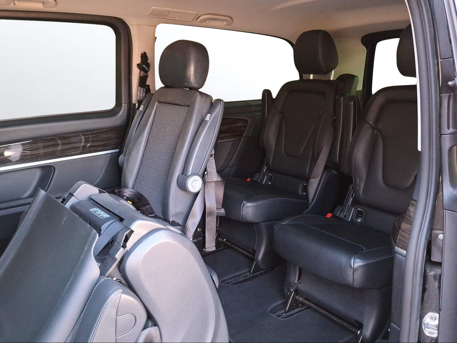 MERCEDES-BENZ V 250 d Avantgarde extralang 4M 7G-Tronic-image-11