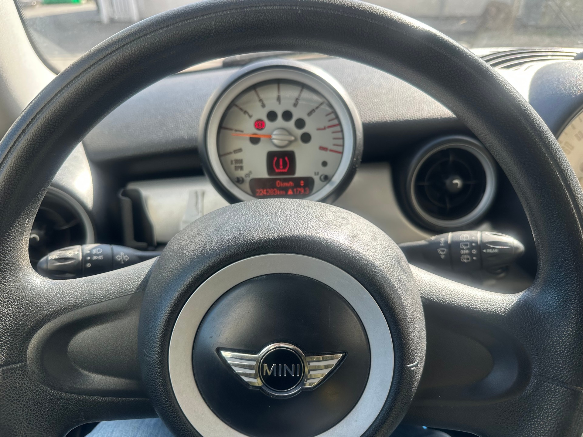 MINI One-image-11