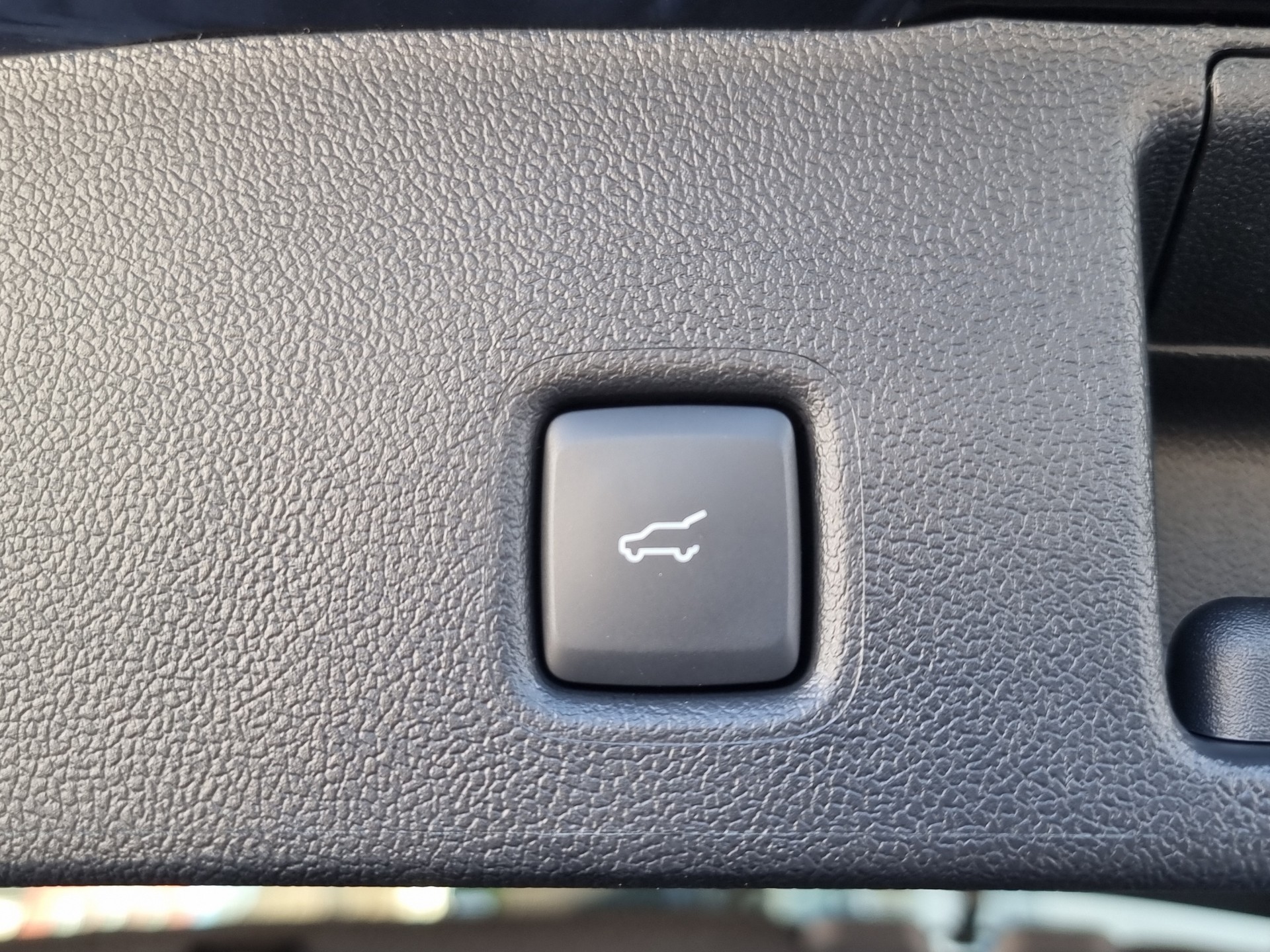 FORD Kuga 2.5 Hybrid ST-Line X 4x4-image-14