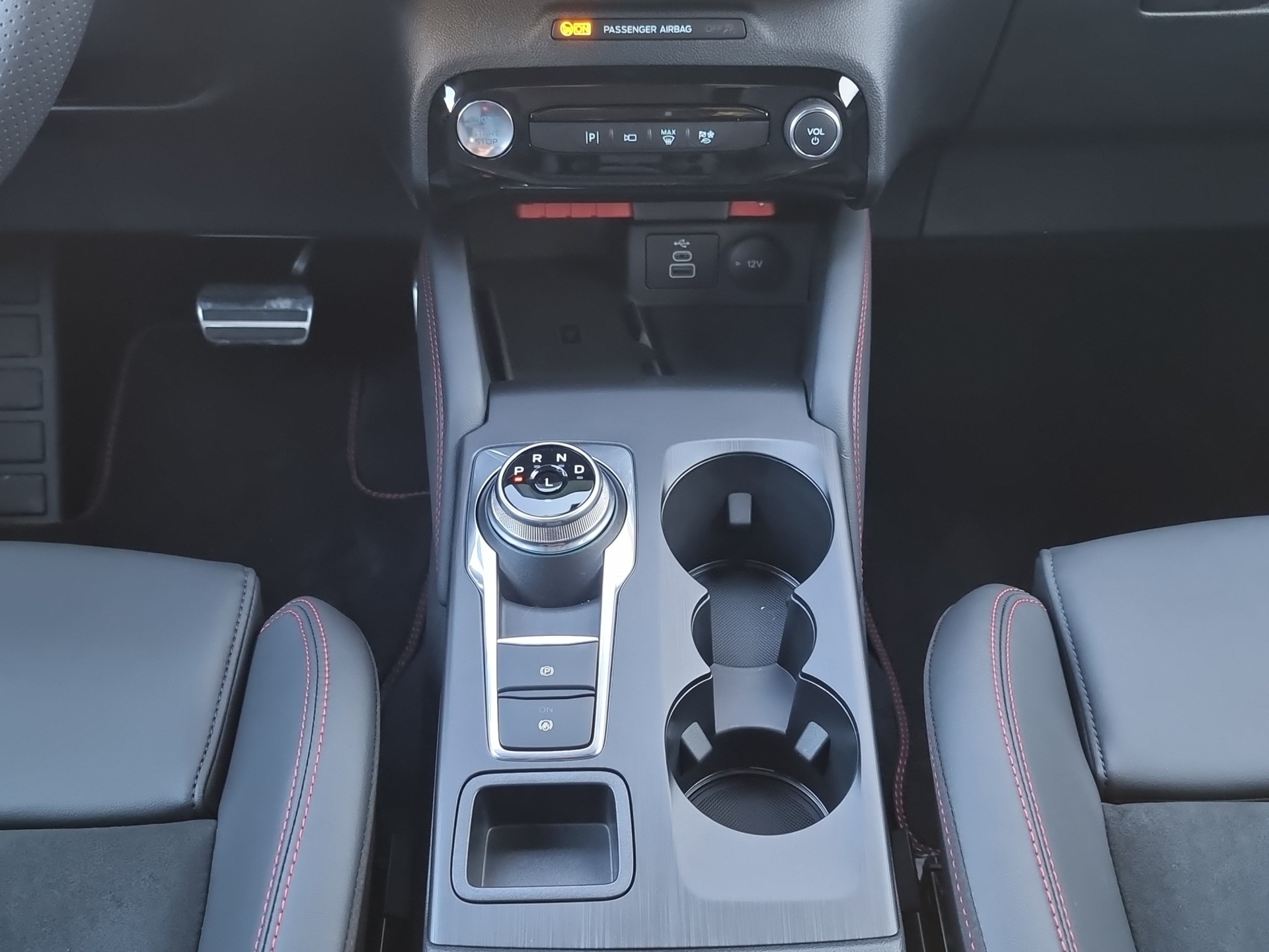 FORD Kuga 2.5 Hybrid ST-Line X 4x4-image-8