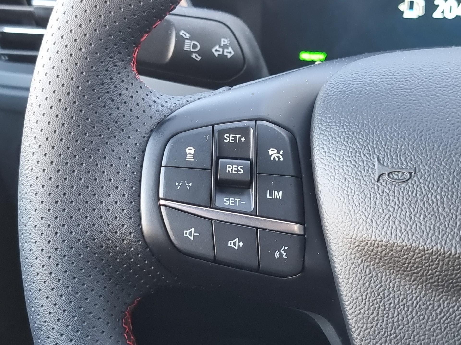 FORD Kuga 2.5 Hybrid ST-Line X 4x4-image-9