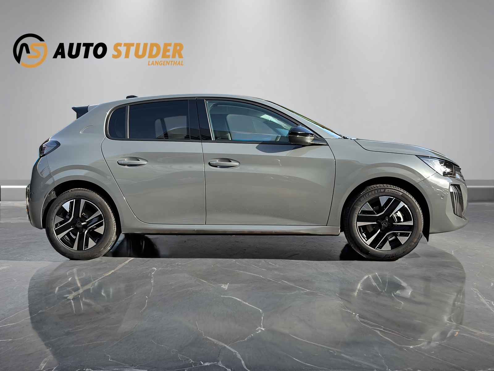 PEUGEOT 208 1.2 Hybrid Allure Premium-image-3