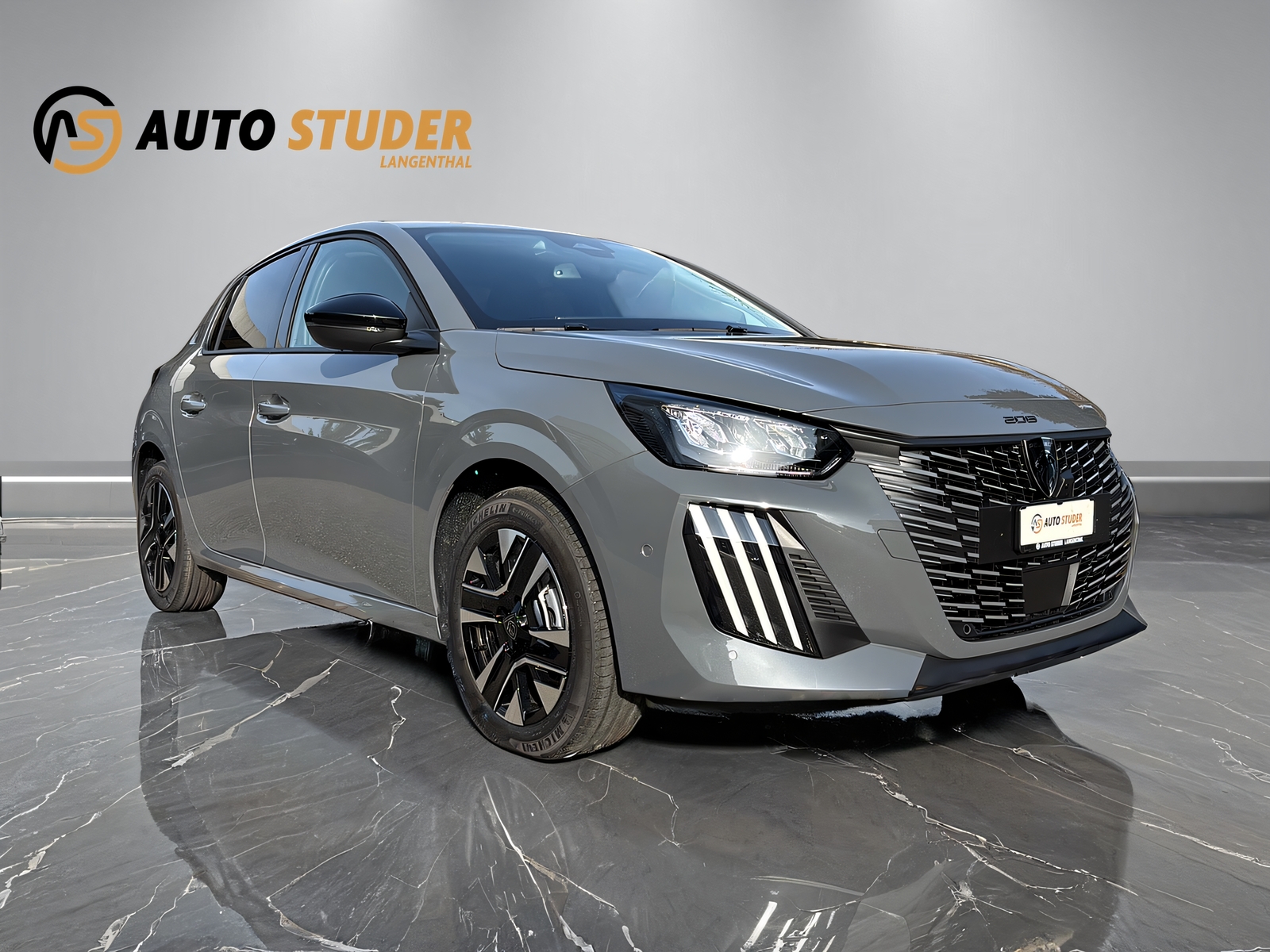 PEUGEOT 208 1.2 Hybrid Allure Premium-image-2