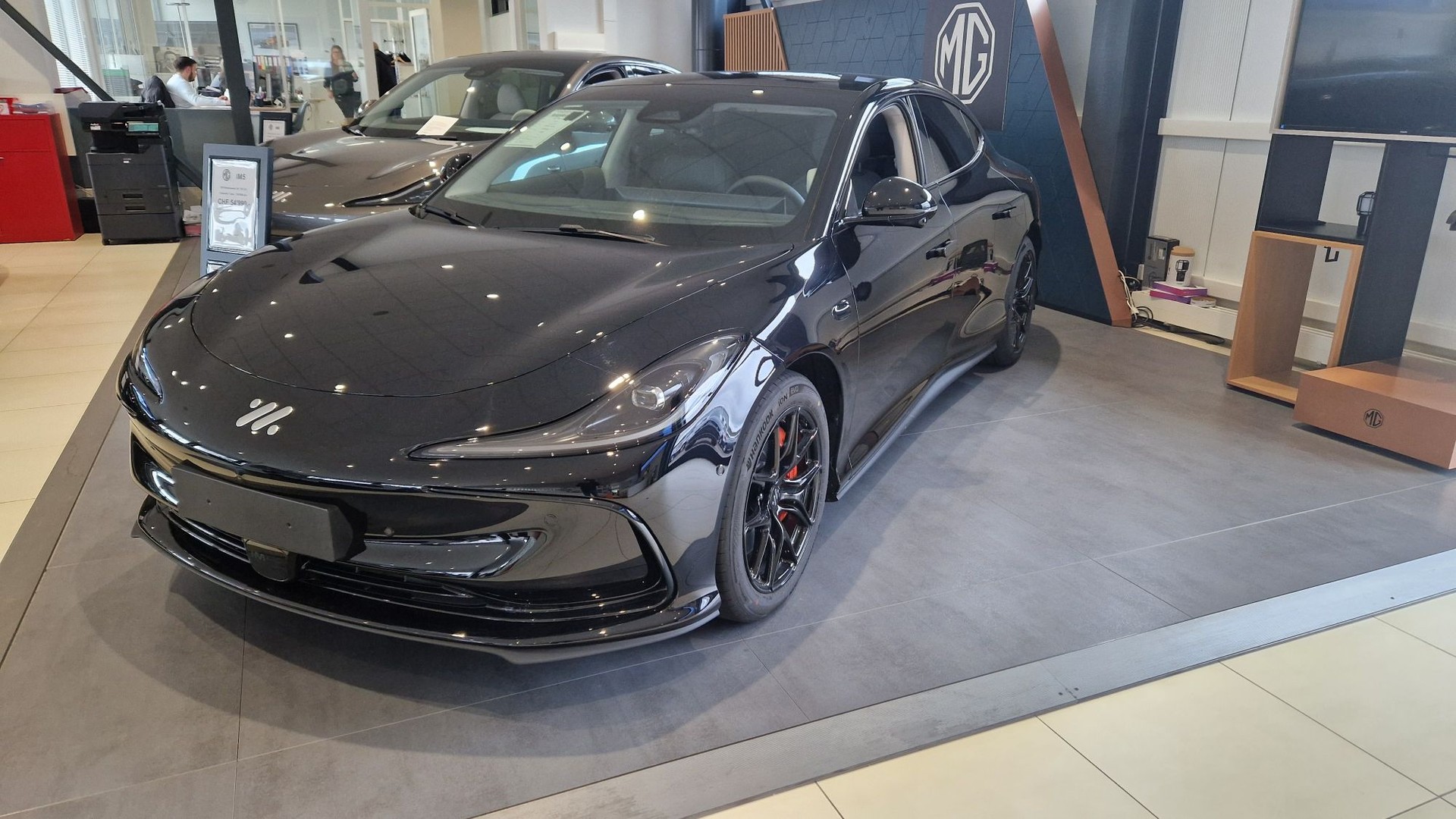 MG IM5 100 kWh Performance 19"