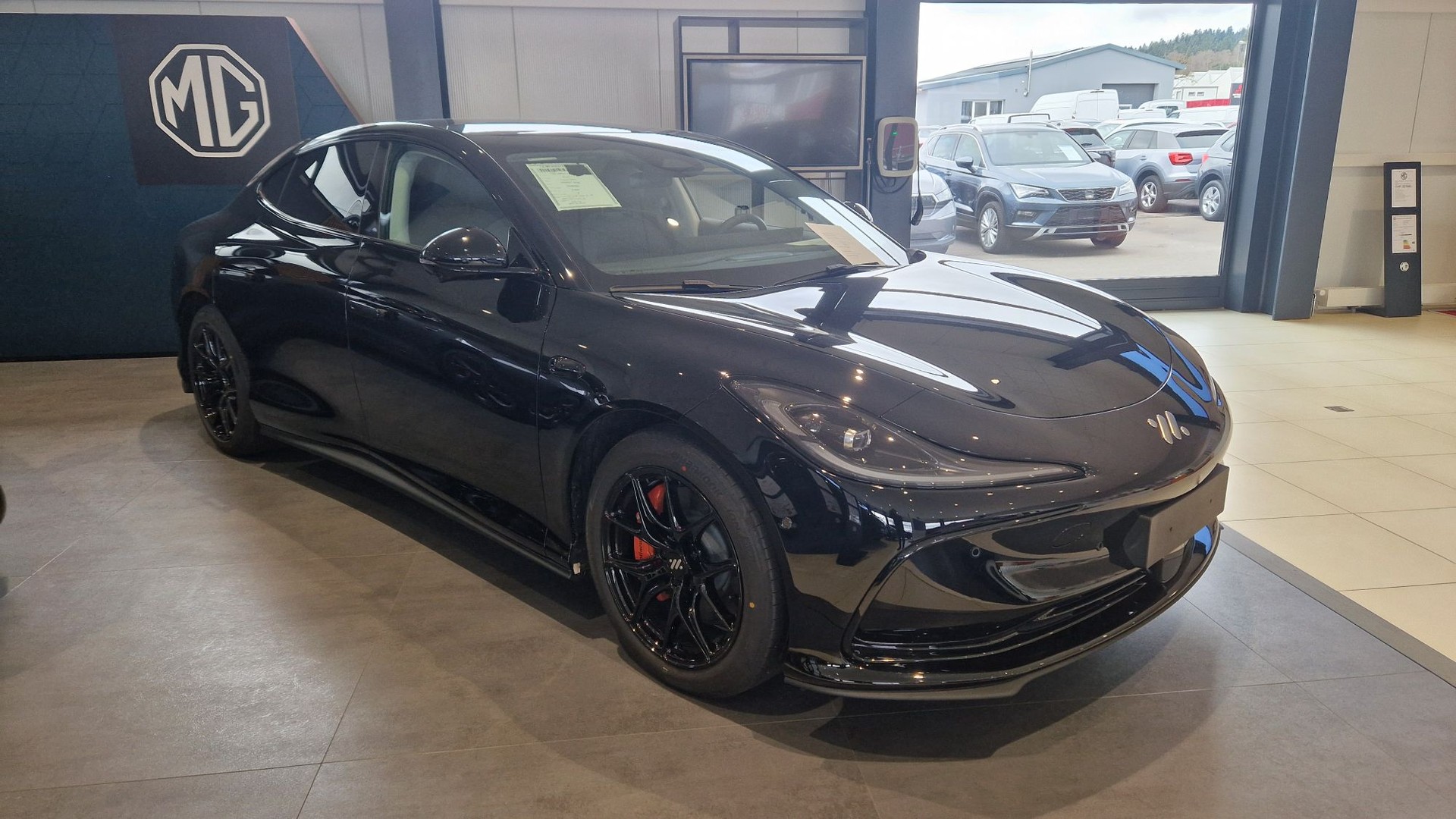 MG IM5 100 kWh Performance 19"-showroom-element-2
