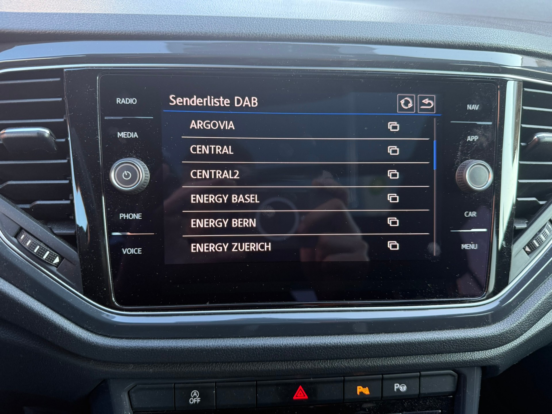 VW T-Roc 2.0 TSI Sport DSG 4Motion, 8-fach bereift-image-15