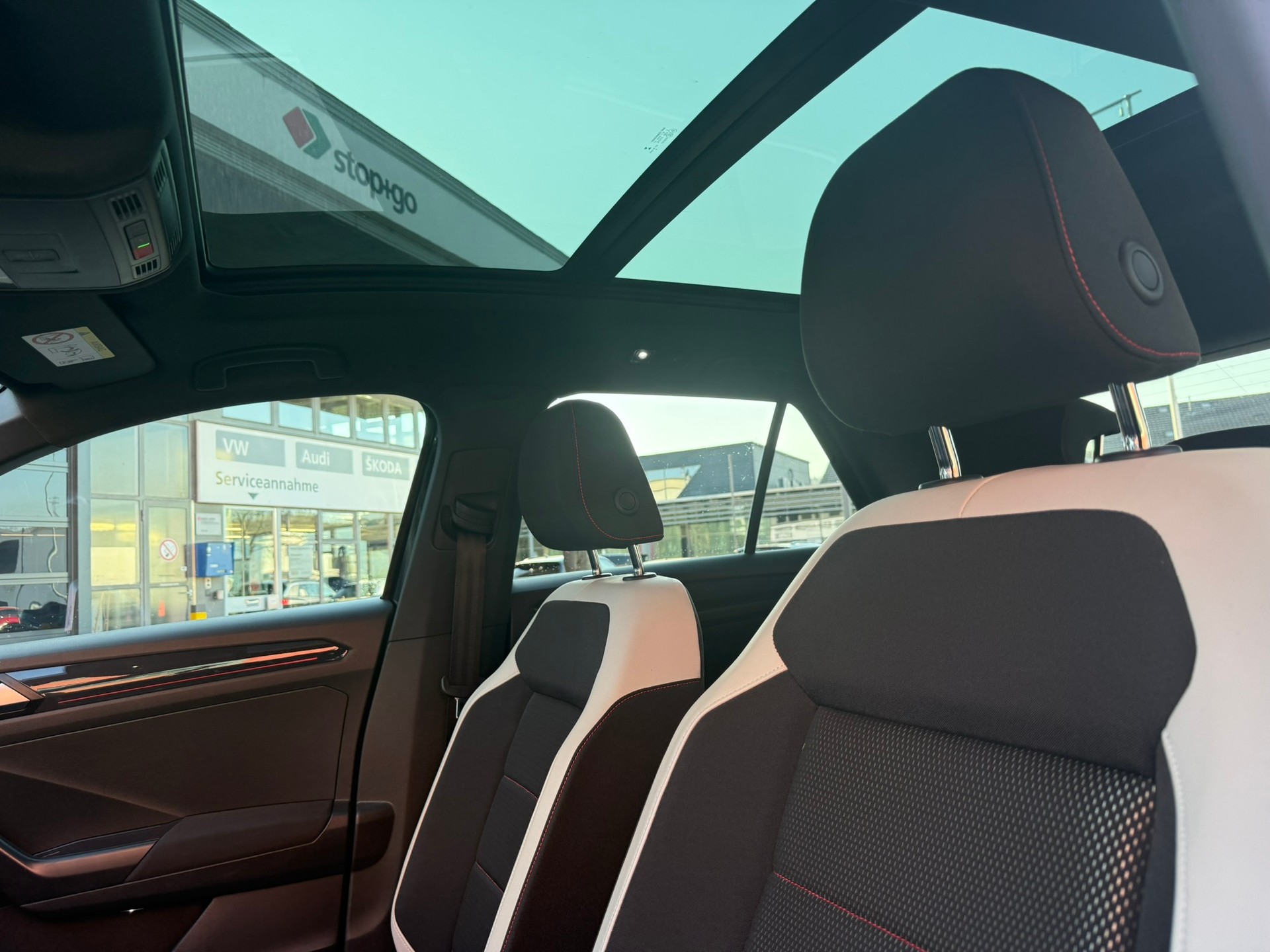 VW T-Roc 2.0 TSI Sport DSG 4Motion, 8-fach bereift-image-11