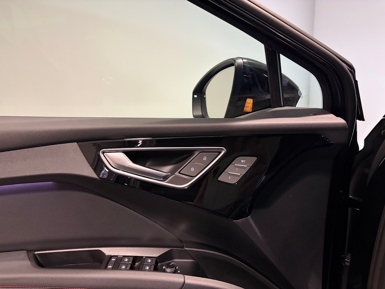 AUDI Q4 e-tron 45 Edition Swiss Ski quattro-image-7