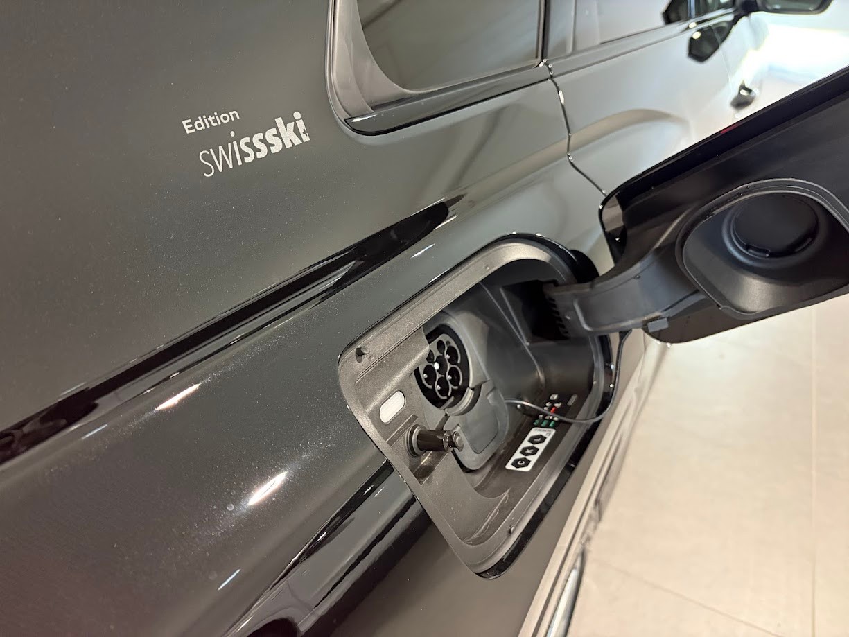 AUDI Q4 e-tron 45 Edition Swiss Ski quattro-image-11
