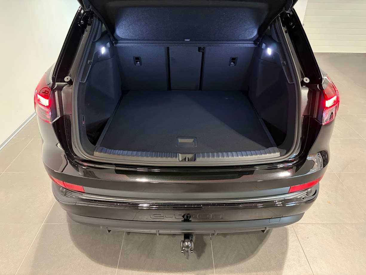 AUDI Q4 e-tron 45 Edition Swiss Ski quattro-image-12