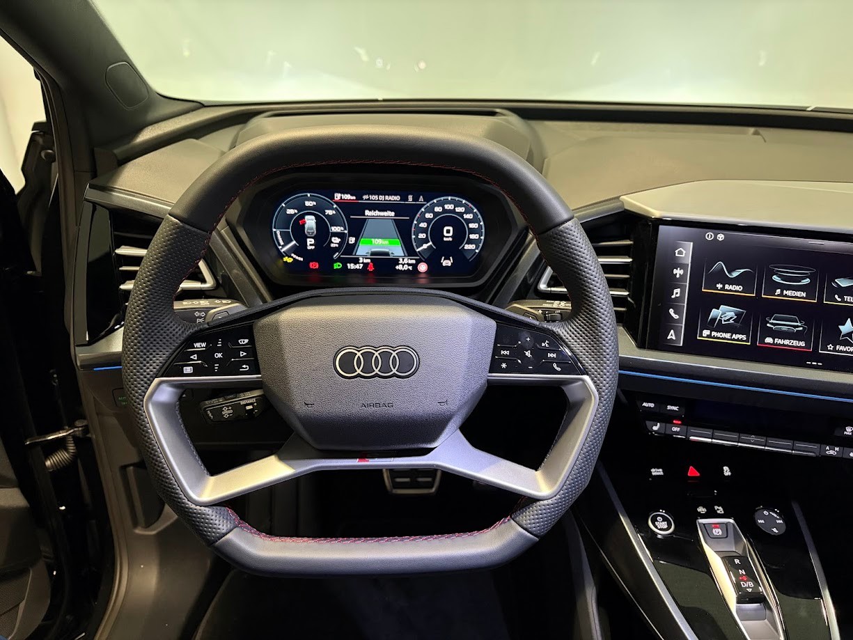 AUDI Q4 e-tron 45 Edition Swiss Ski quattro-image-5