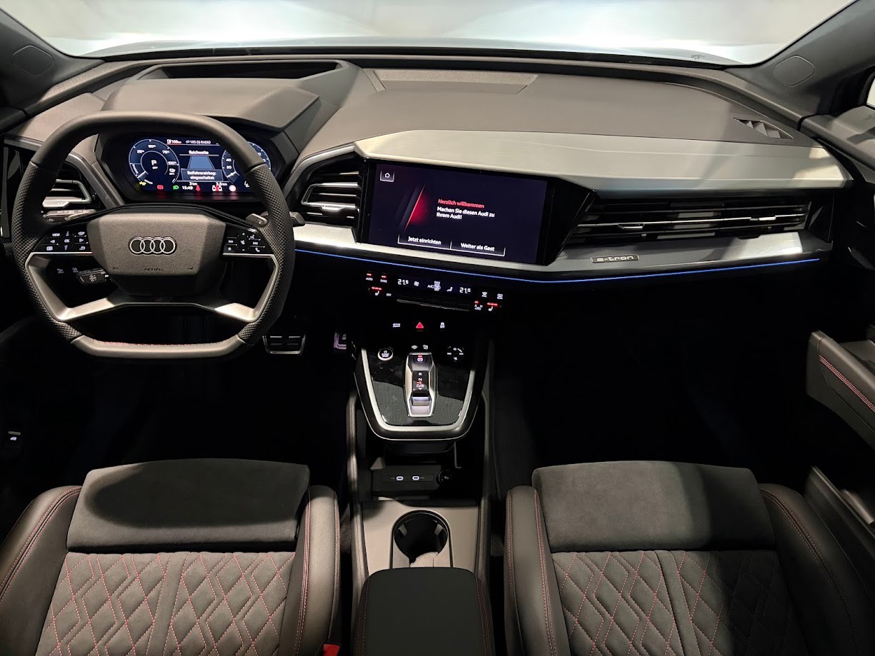 AUDI Q4 e-tron 45 Edition Swiss Ski quattro-image-10