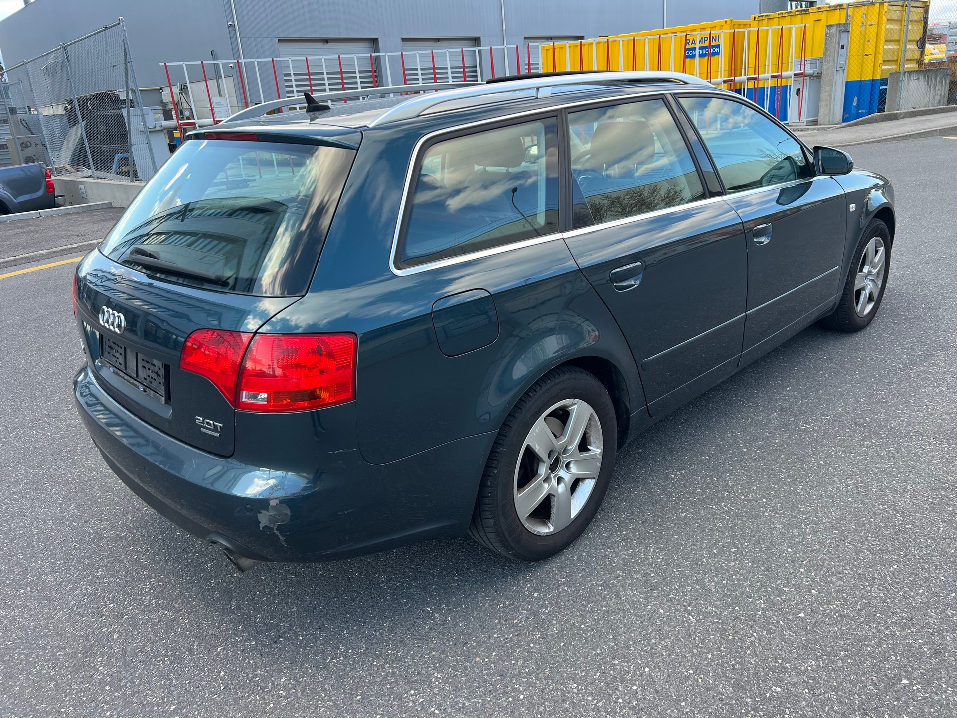 AUDI A4 Avant 2.0 Turbo FSI quattro-image-5