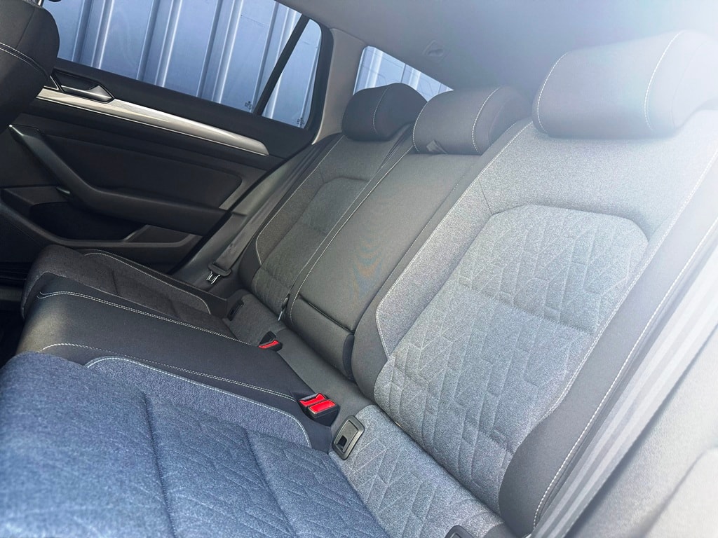 VW Passat 2.0 TDI BMT Business DSG-image-12