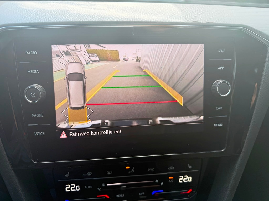 VW Passat 2.0 TDI BMT Business DSG-image-9