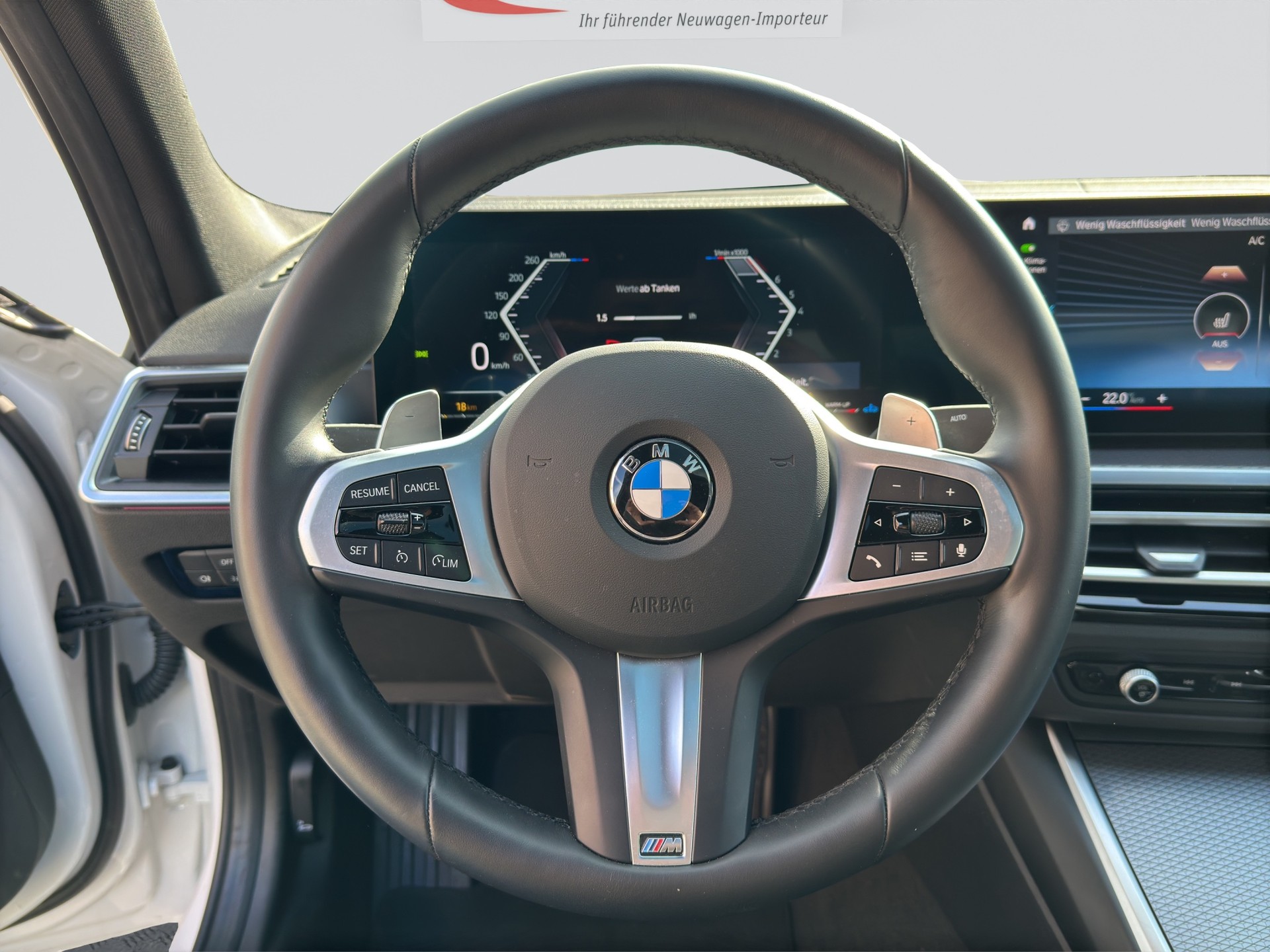 BMW 330i xDrive M Sport Pro Shadow Line Steptronic-image-9