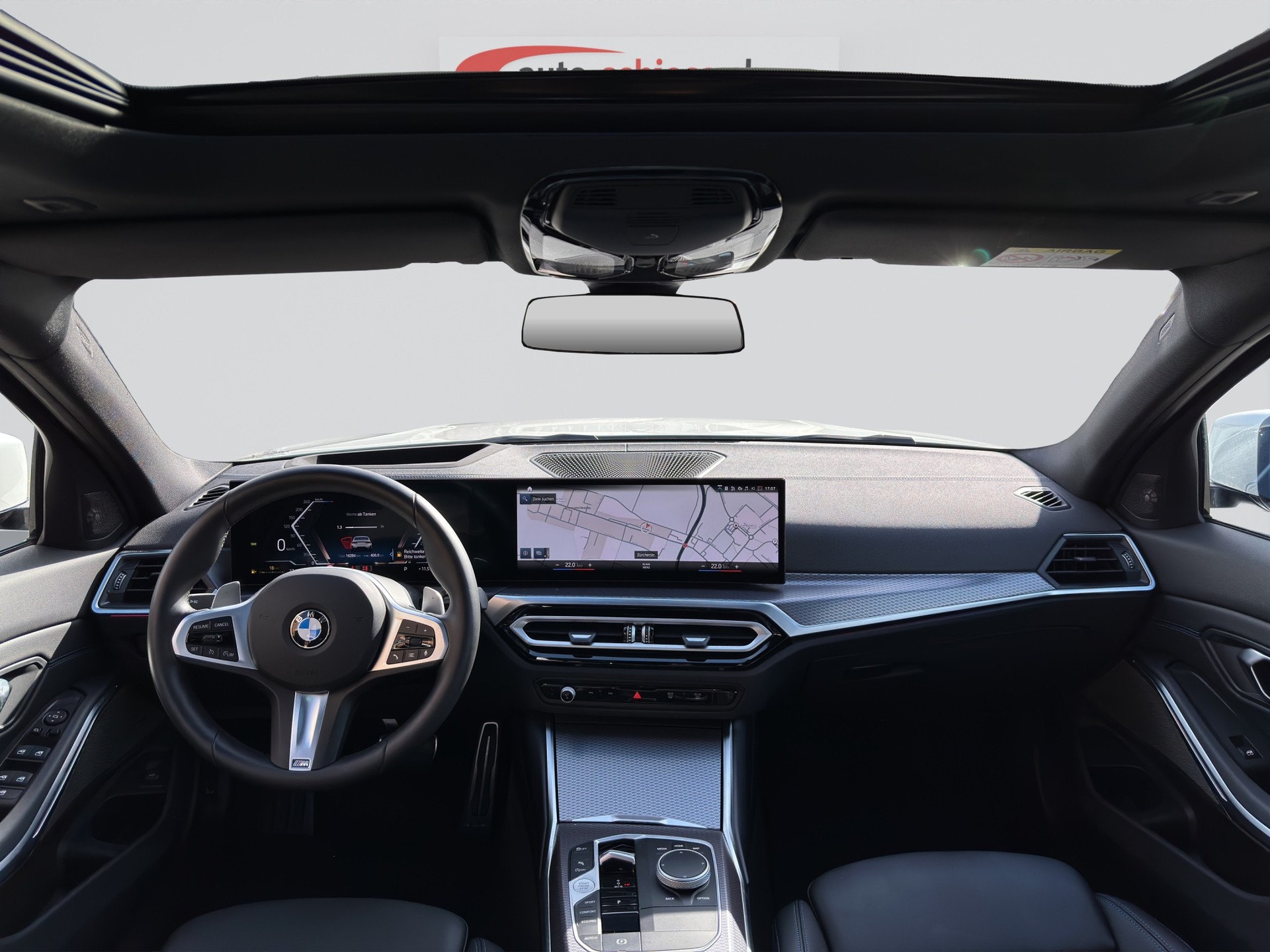 BMW 330i xDrive M Sport Pro Shadow Line Steptronic-image-17