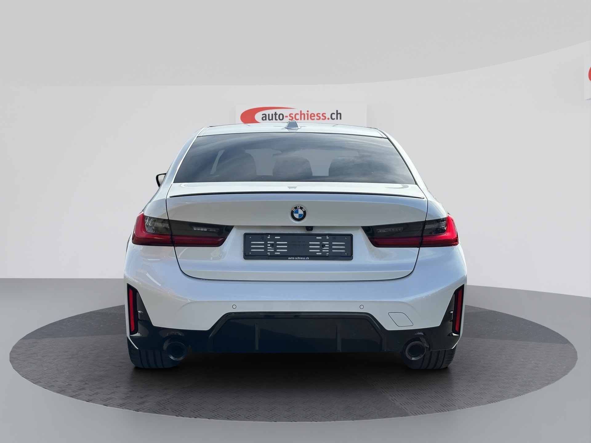 BMW 330i xDrive M Sport Pro Shadow Line Steptronic-image-3