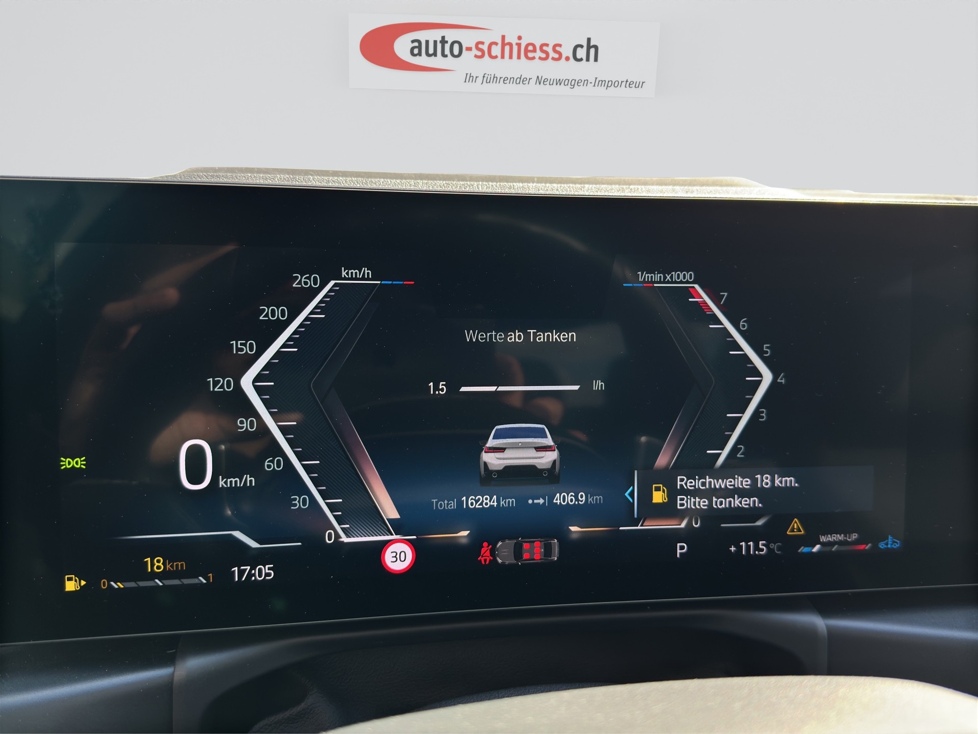 BMW 330i xDrive M Sport Pro Shadow Line Steptronic-image-11