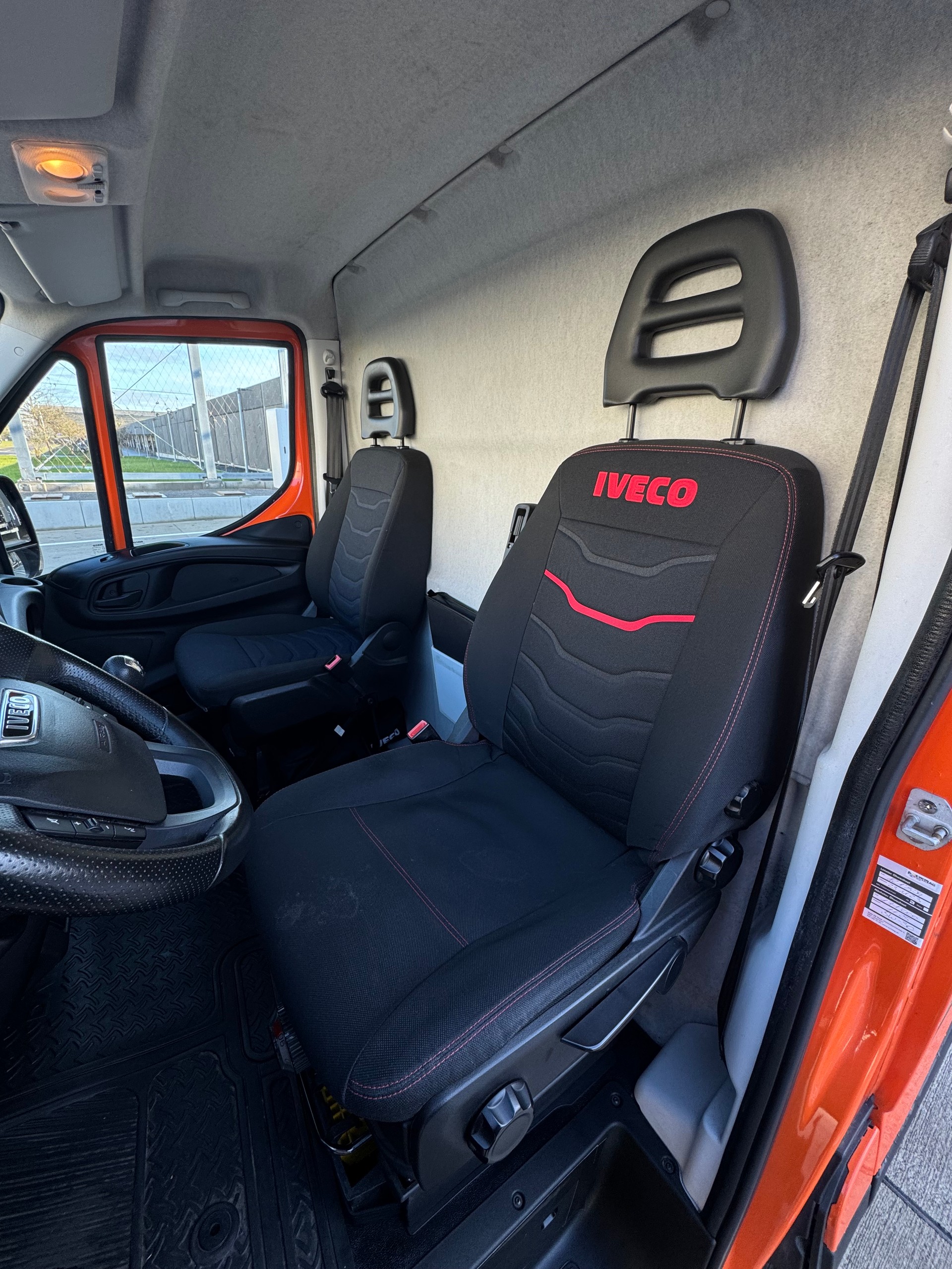 IVECO 35 S 14 V-image-7