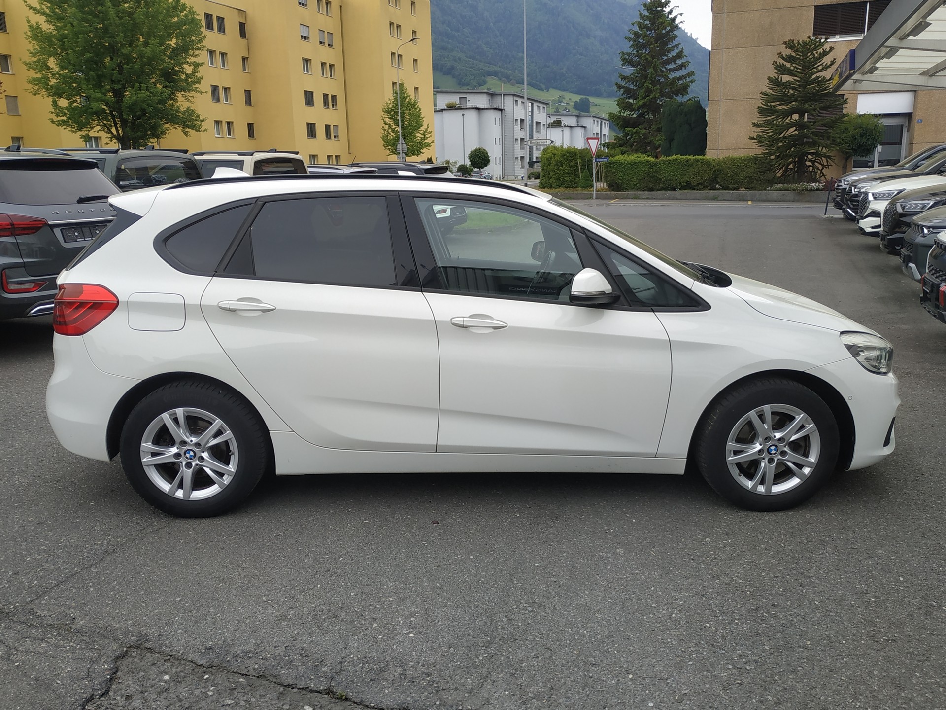 BMW 218i Active Tourer Steptronic Automat-image-5