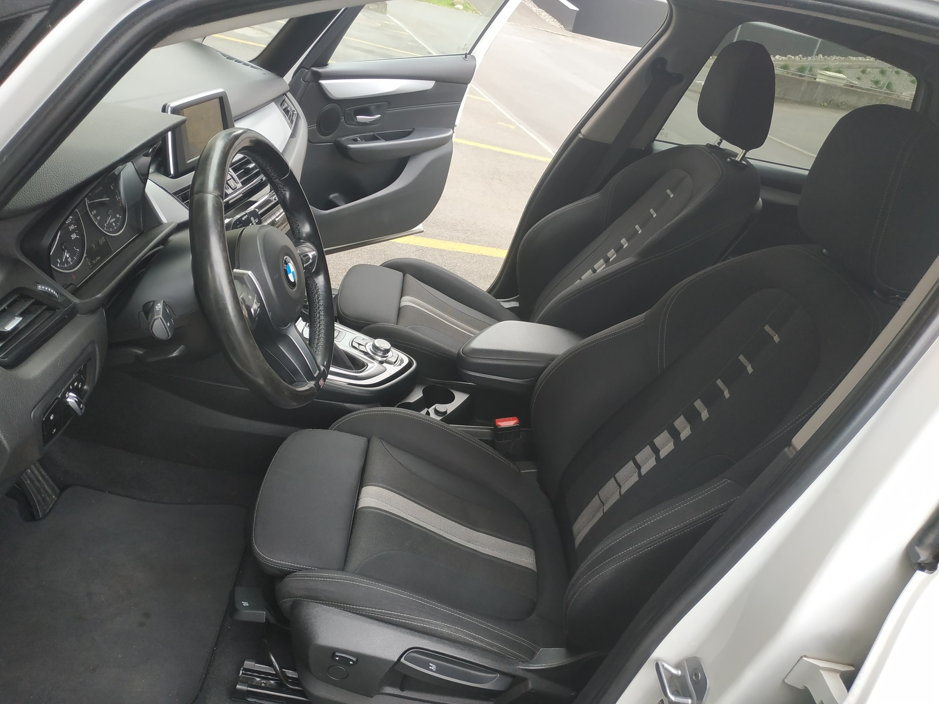 BMW 218i Active Tourer Steptronic Automat-image-11