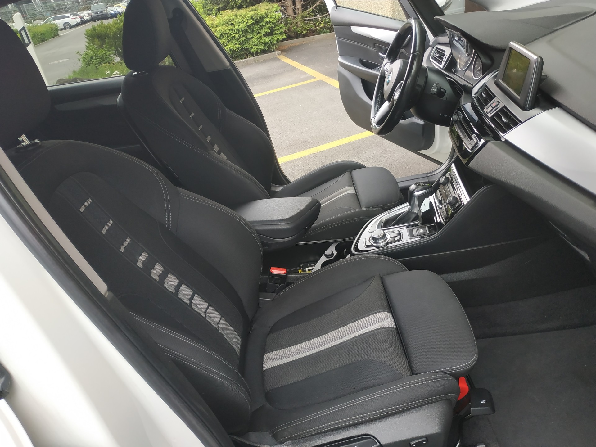 BMW 218i Active Tourer Steptronic Automat-image-13