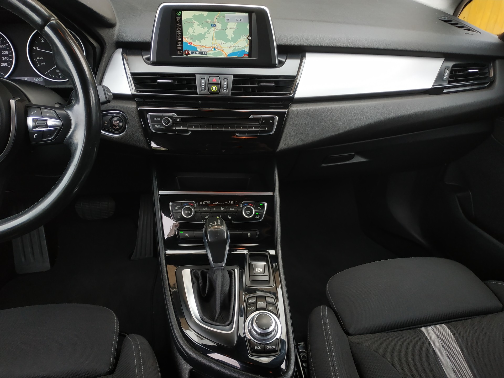 BMW 218i Active Tourer Steptronic Automat-image-12