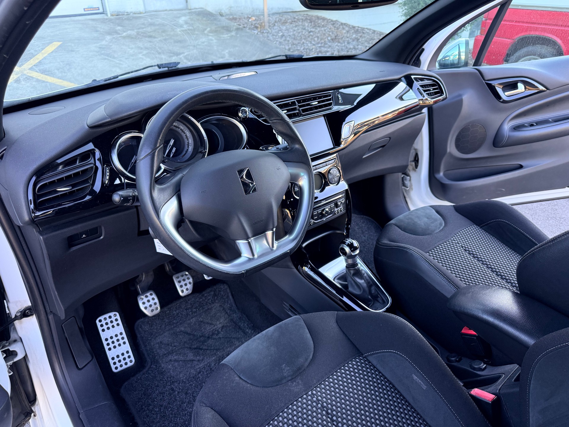 DS AUTOMOBILES DS3 1.6 VTi SO Chic-image-13