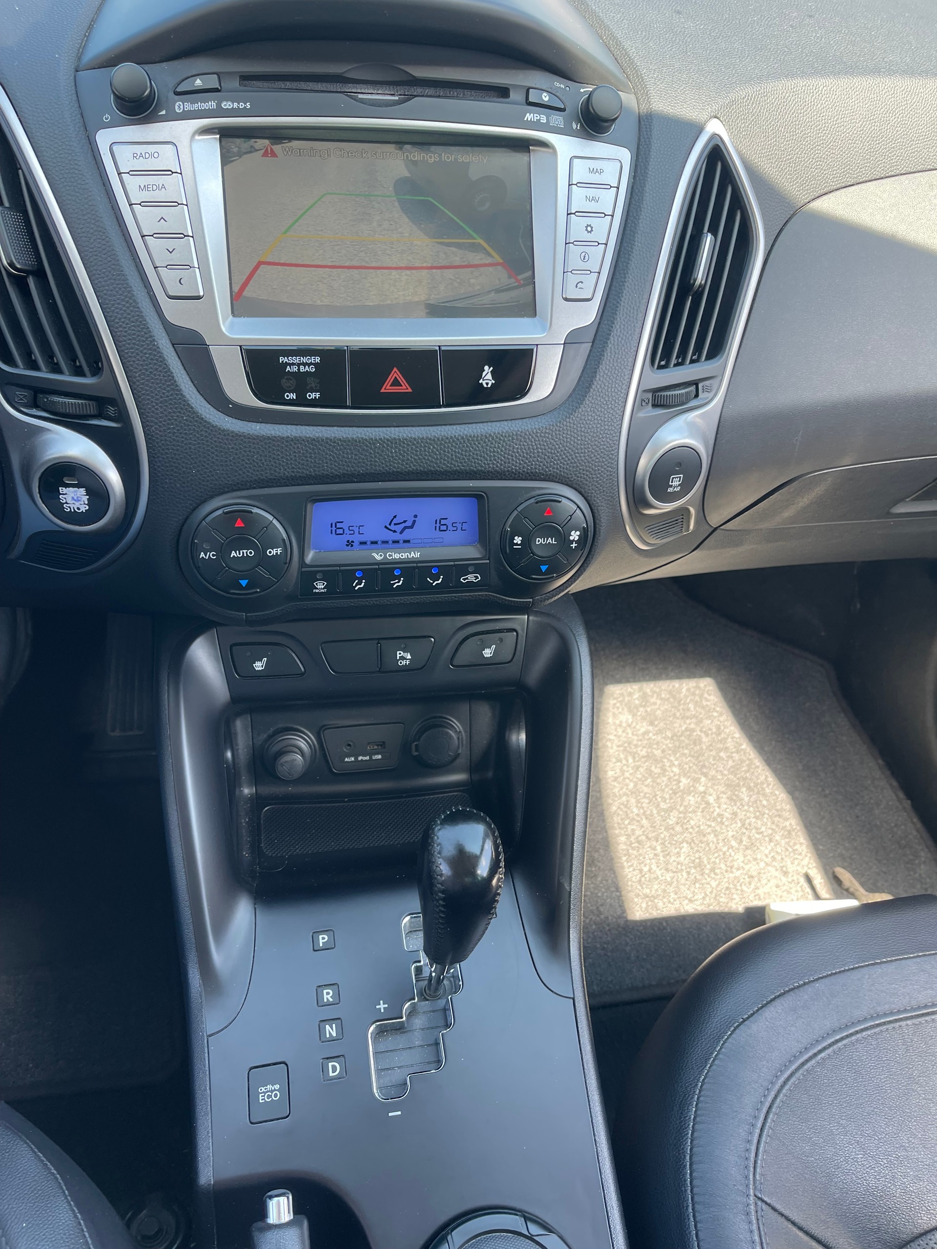 HYUNDAI iX 35 2.0 CRDi Premium 4WD Automatic-image-11