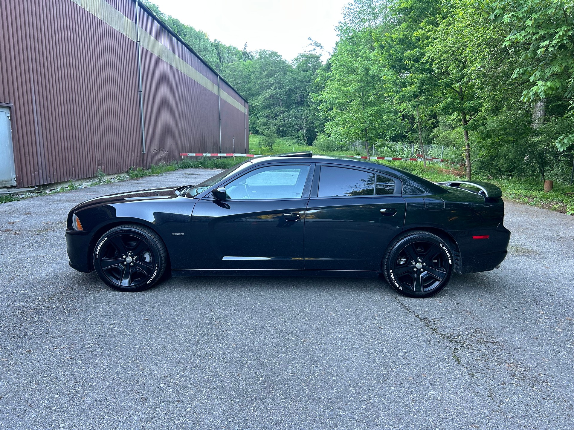 DODGE Charger-image-2