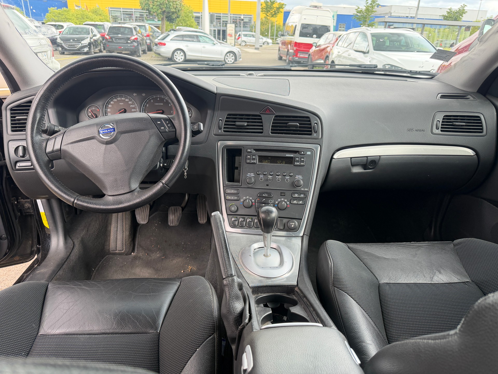 VOLVO S60 2.5T Momentum-image-10