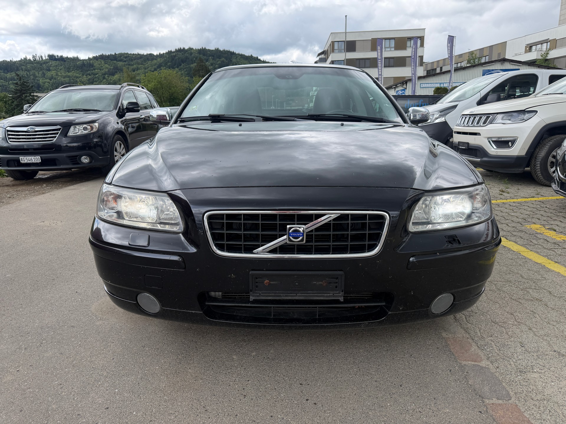 VOLVO S60 2.5T Momentum-image-2