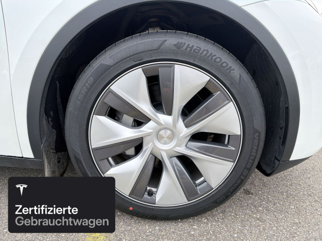 TESLA Model Y Long Range AWD-image-10