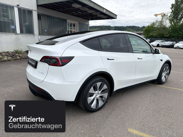 TESLA Model Y Long Range AWD-image-8