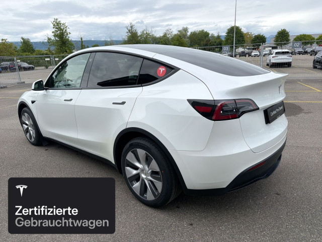 TESLA Model Y Long Range AWD-image-6