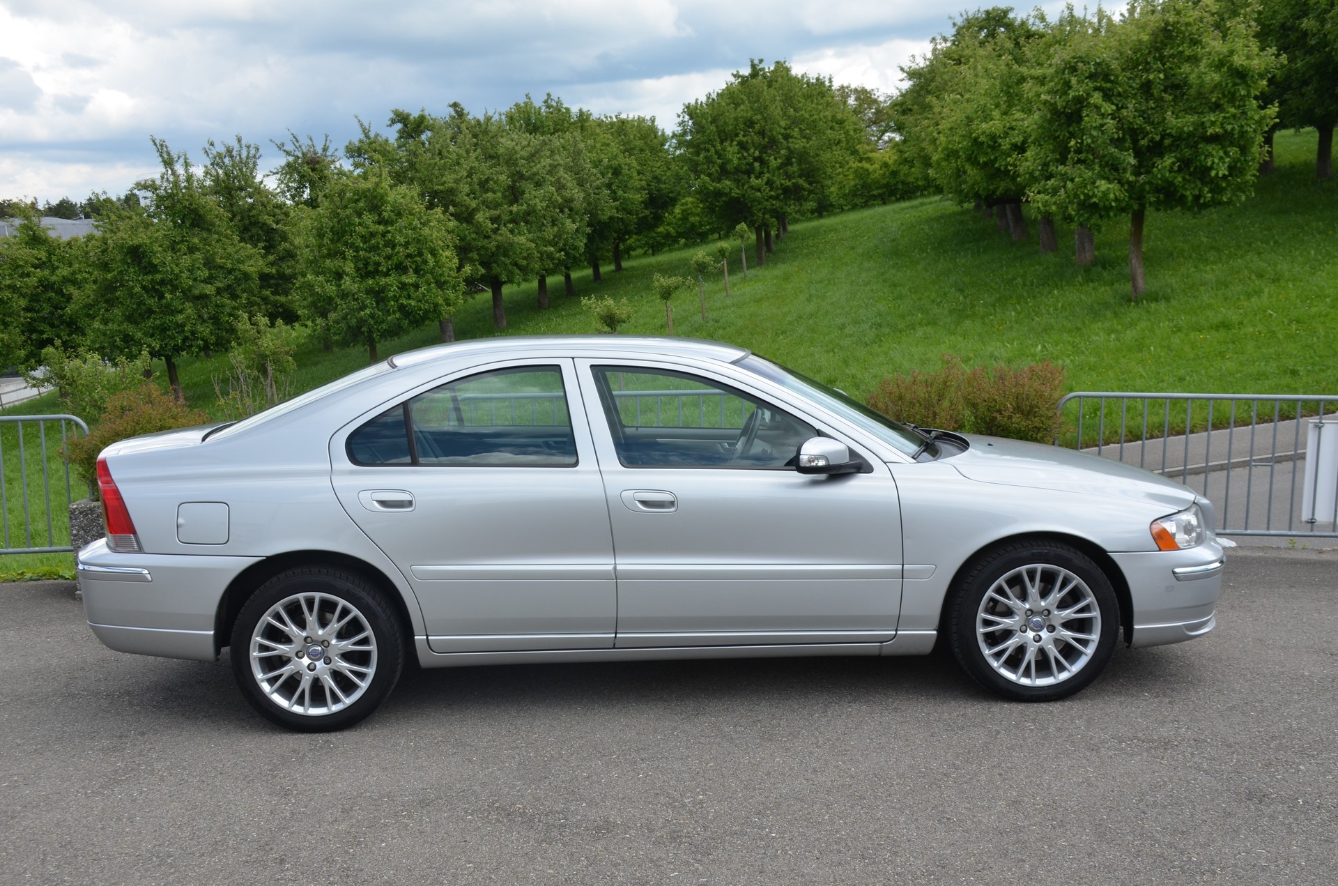 VOLVO S60 2.5T Stockholm Geartronic-image-4