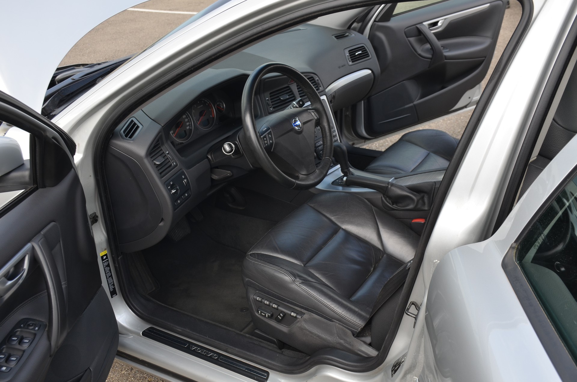 VOLVO S60 2.5T Stockholm Geartronic-image-13