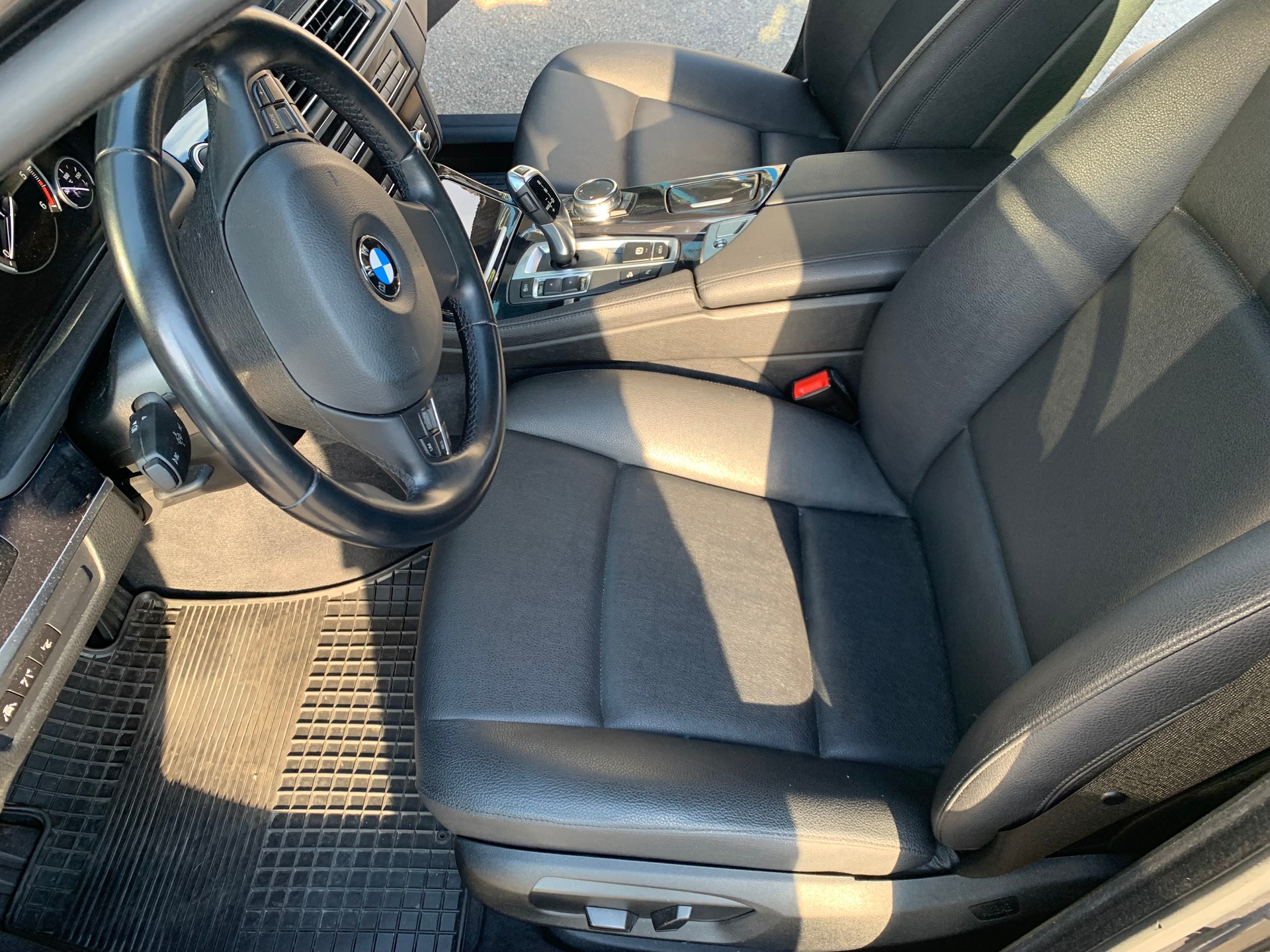 BMW 520d Touring xDrive Luxury Line Steptronic-image-6