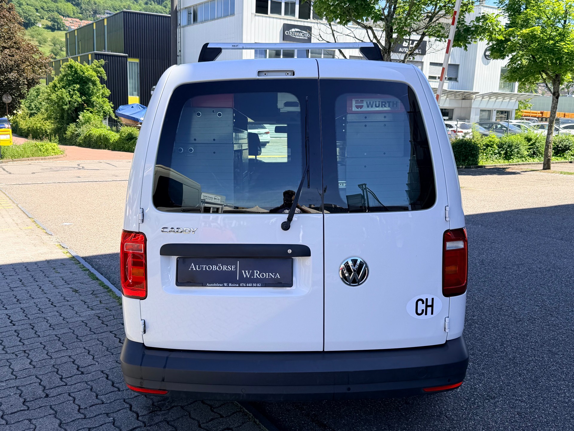 VW Caddy Maxi 1.0TSI BlueMotion Technology-showroom-element-3