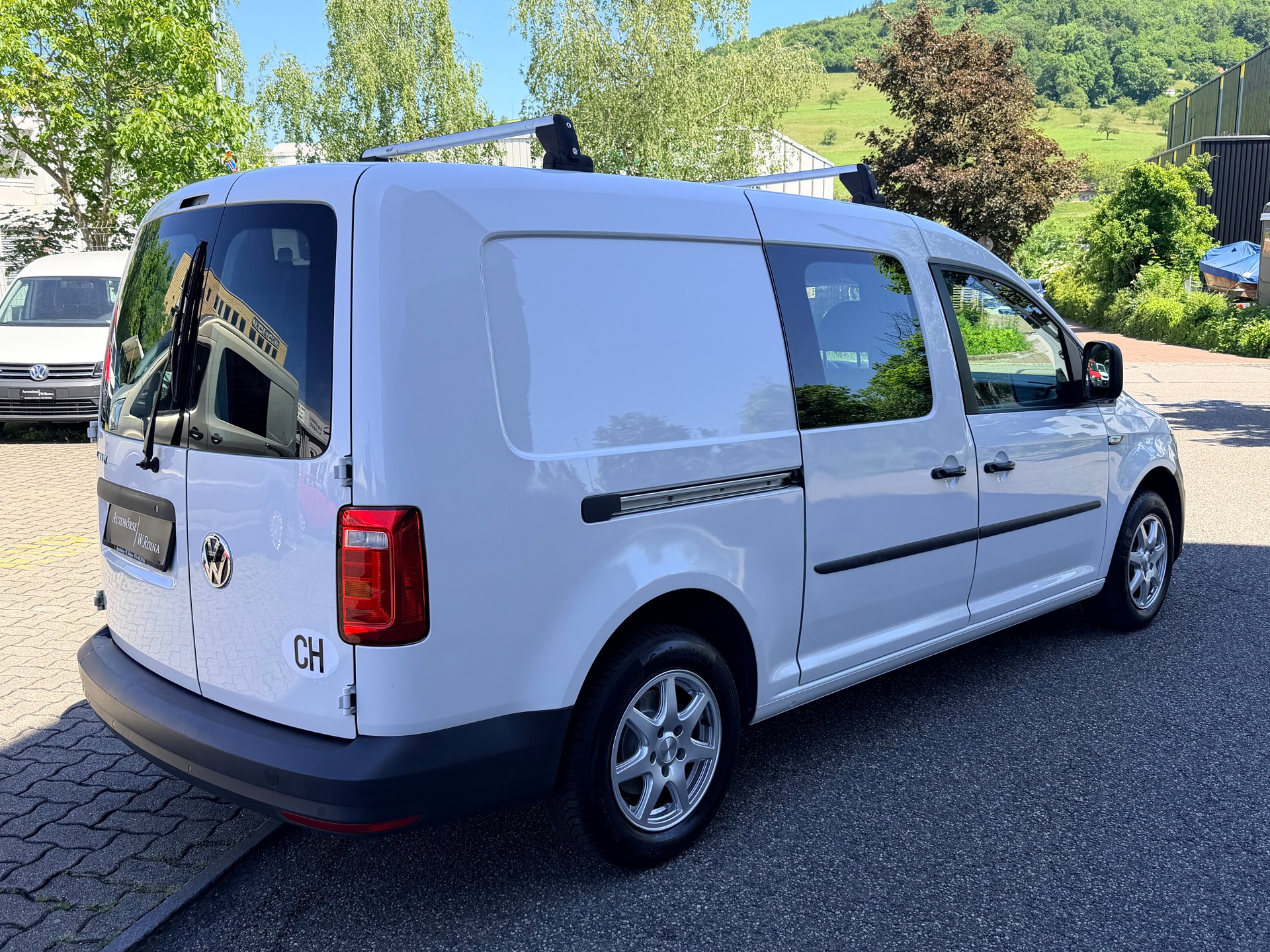 VW Caddy Maxi 1.0TSI BlueMotion Technology-showroom-element-2